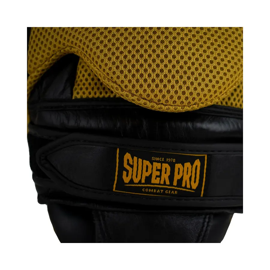 Super Pro Curved Punch Pads 26 x 19 x 6 cm | 500 gram | Black/ Gold 